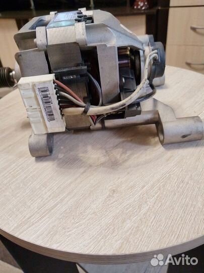 Двигататель стиральной машины