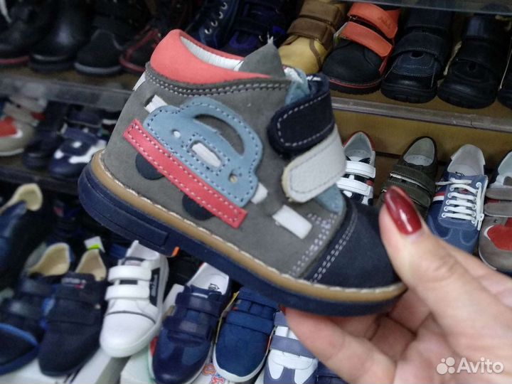 Ортопедические ботинки новые кожа Турция