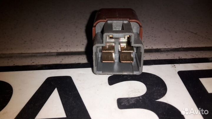 Датчик стоп-сигнала Nissan