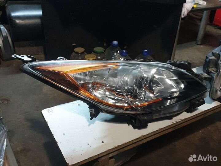 Передняя правая фара галоген мазда 3 bl