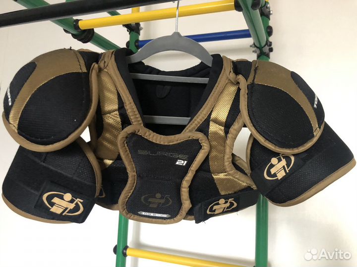 Нагрудник хоккейный