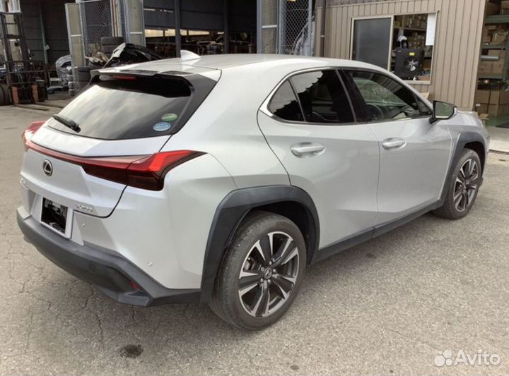 В разборе lexus UX200 2020
