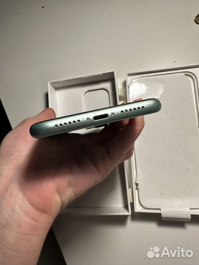 Телефон iPhone 11