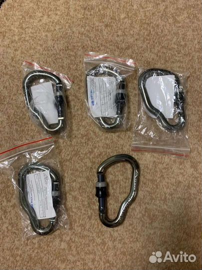 Горное снаряжение. Восьмерка. Карабин. Ролики