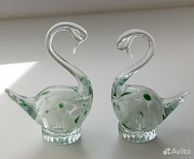 Статуэтки лебеди