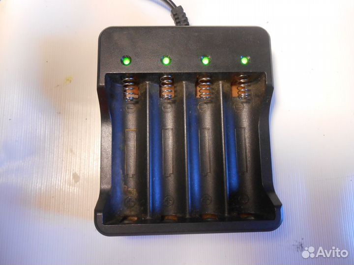 Зарядное устройство HD-077B для 18650