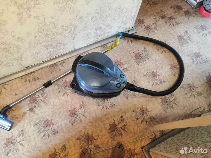 Пылесос Philips triathlon 2000