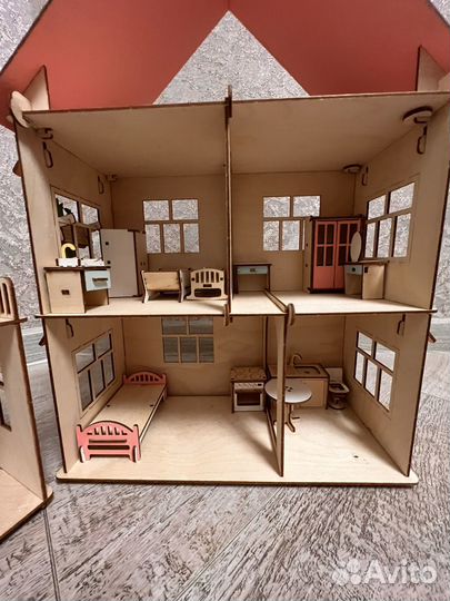 Домик кукольный