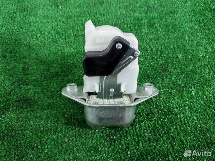 Замок крышки багажника Subaru Legacy/ Outback BM