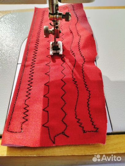 Швейная машинка чайка 143