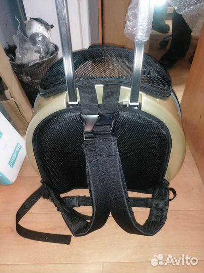 Прозрачный чемодан для кошек на колесиках