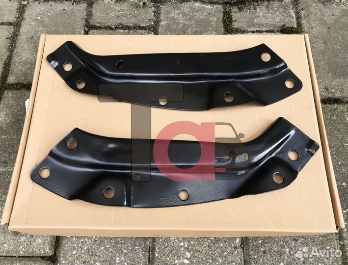 Верхние кронштейны телевизора Поло седан