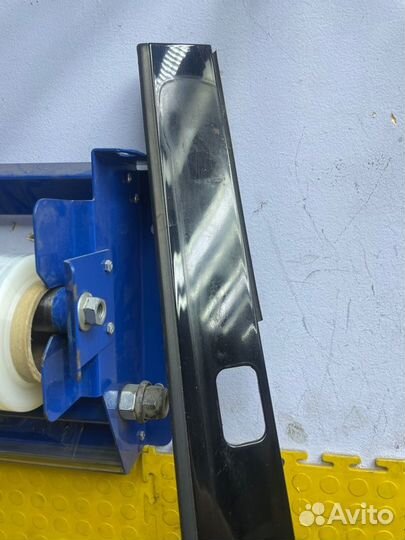 Б/У молдинг на крышу - В хорошем состоянииn- Место