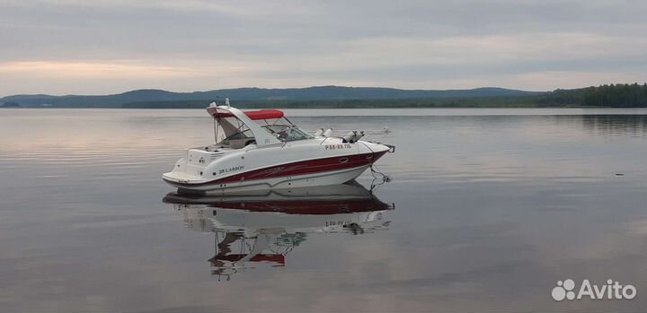 Моторная яхта, круизный катер Larson 274