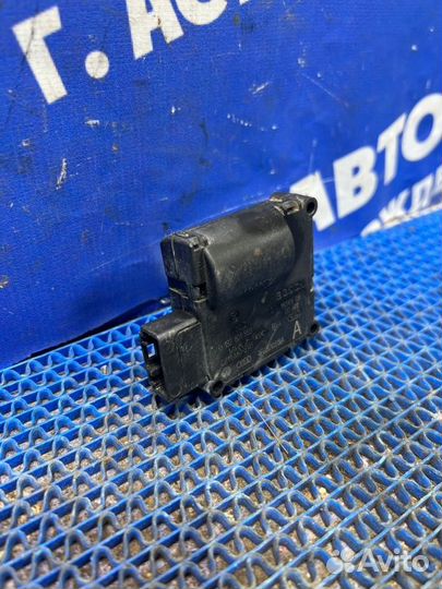 Моторчик заслонок отопителя Audi A6C6 седан 2005