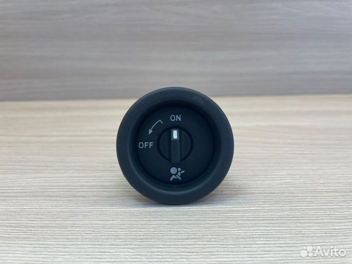 Выключатель подушки безопасности Renault Duster