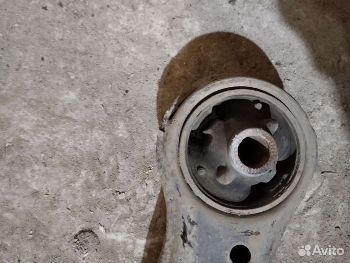 Рычаг нижний передний правый Toyota Camry 40 2,4