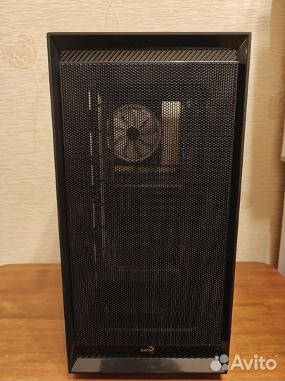 Корпус для пк AeroCool Graphite-G-BK-v2