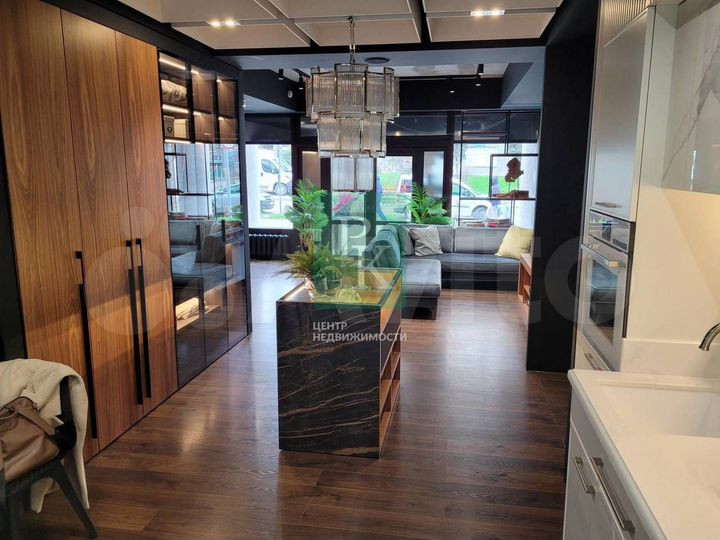 ТЦ Плаза 1 этаж 124м с отдельным входом