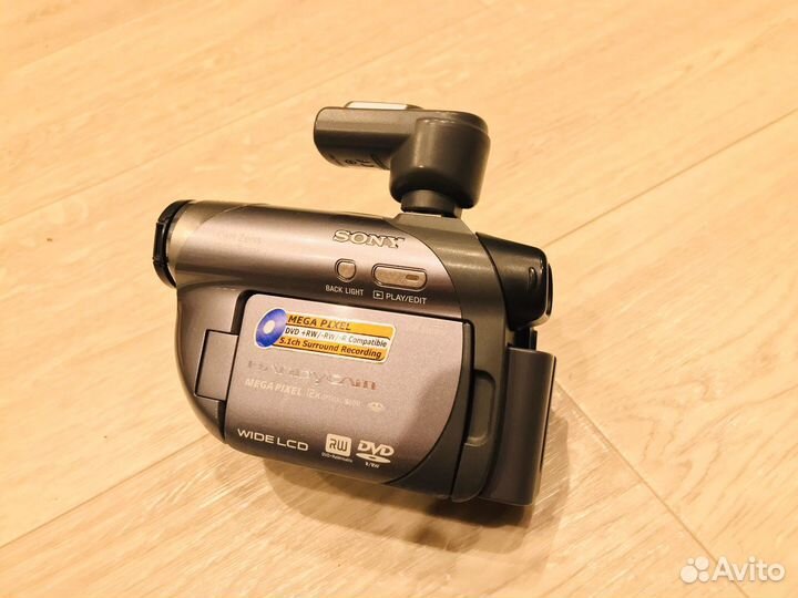 Видеокамера Sony Handycam DCR-DVD305E