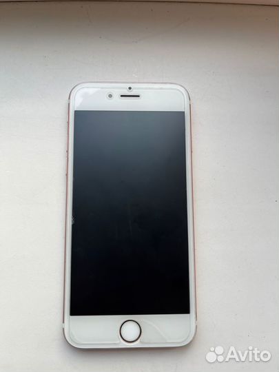 Телефон iPhone 6s