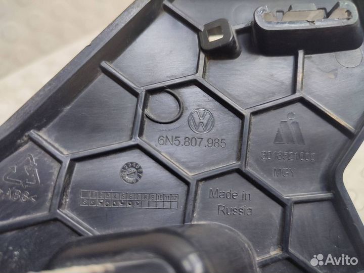 Кронштейн решетки радиатора левый Volkswagen Polo