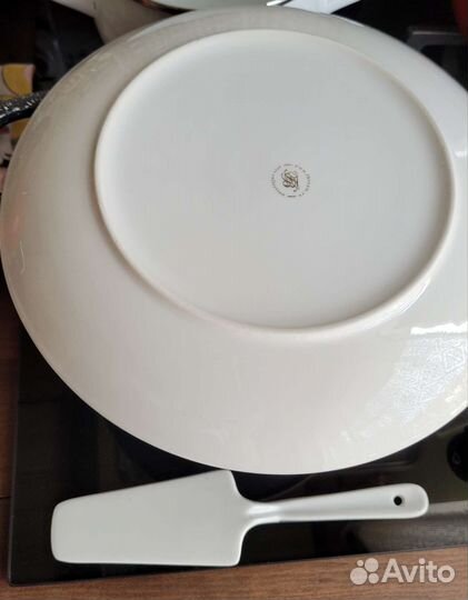 Блюдо с лопаткой