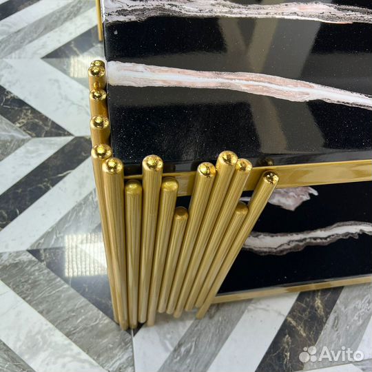 Журнальный столик