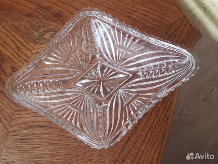 Хрустальные вазы салатницы