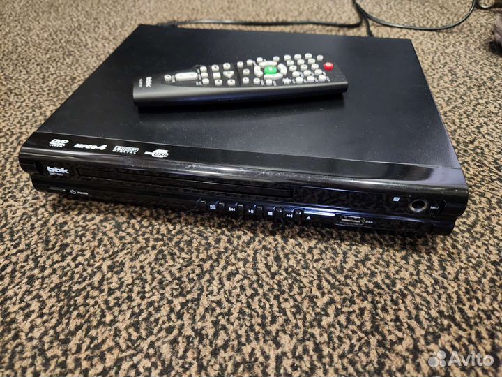 DVD плеер караоке BBK bvp176 si