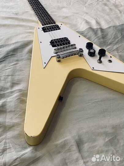 Электрогитара Flying V
