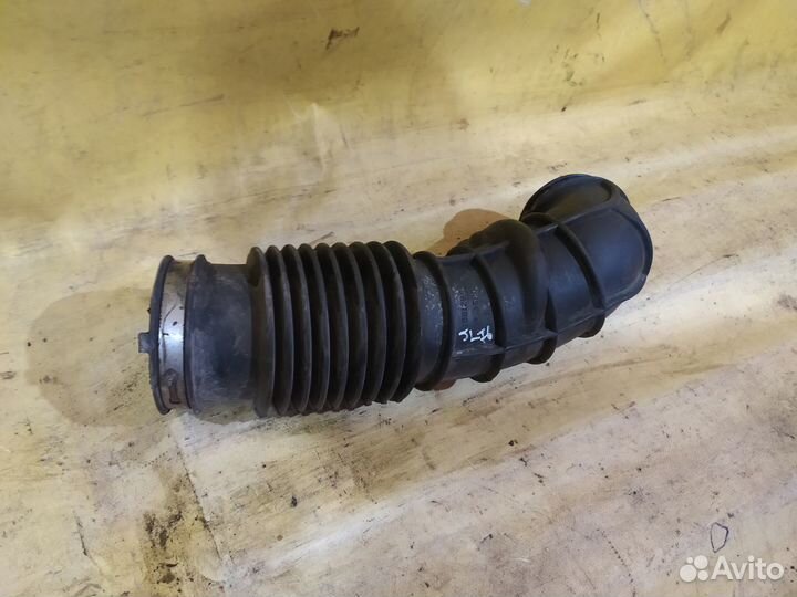 Патрубок воздушного фильтра Cadillac SRX 2003-2009