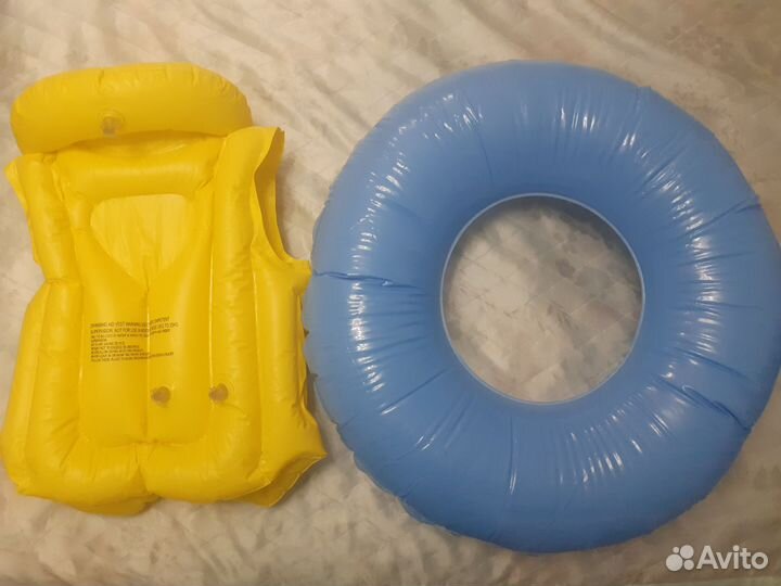 Жилет и круг надувные для плавания