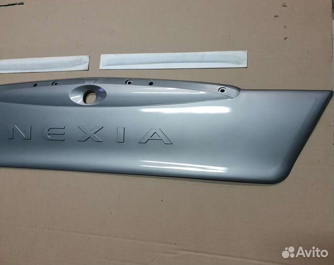 Облицовка крышки багажника Nexia N100