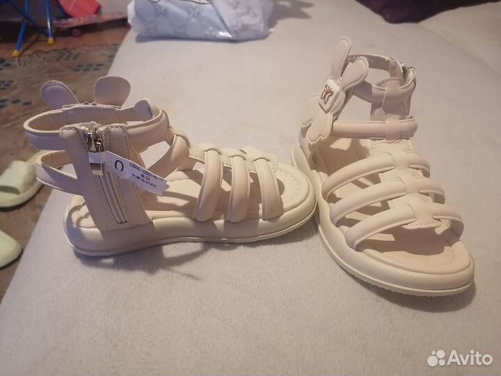 Продам новые сандали