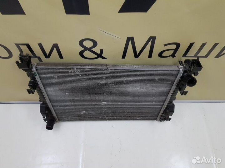 Радиатор охлаждения Renault Duster 1