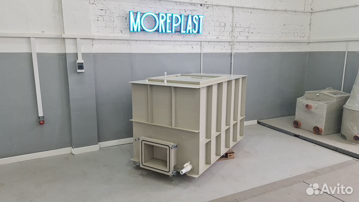 Пластиковая ёмкость для перевозки живой рыбы m81