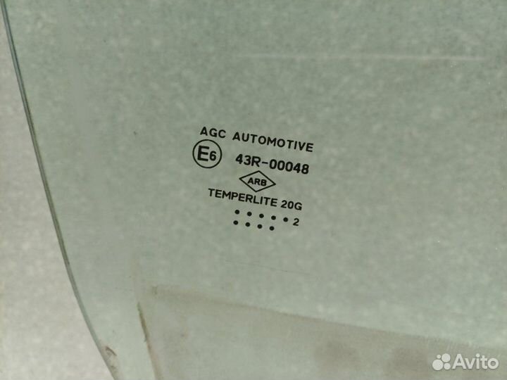 Стекло переднее правое Renault Sandero 1 1.4