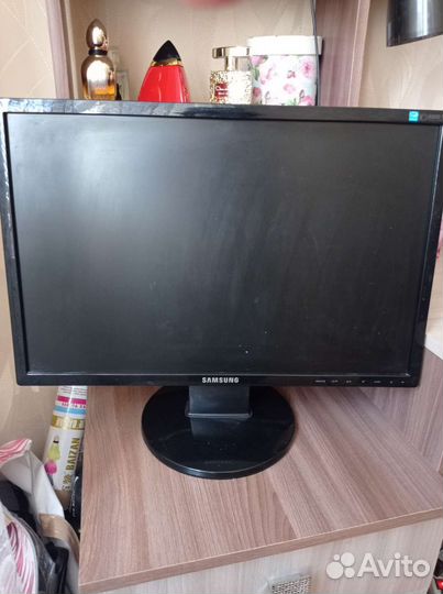 Монитор Samsung