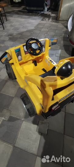 Детский автомобиль на аккумуляторе