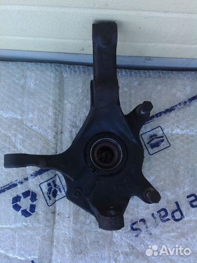 Рено Лагуна 2 поворотные кулаки