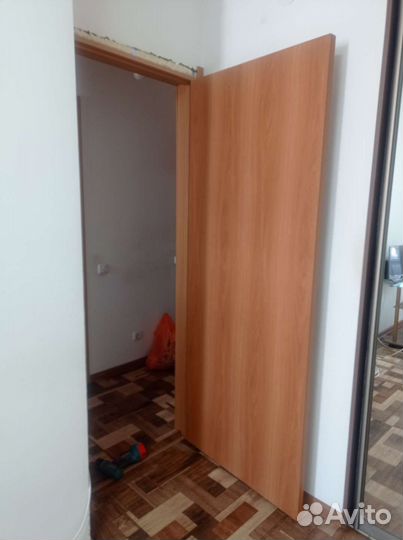 Дверь бежкомнатная одна