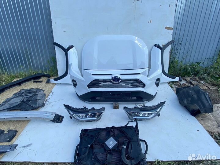 Передняя часть авто Тойота Рав 4 ха50