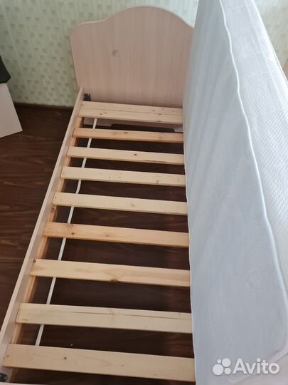 Детская кровать от 3 лет с матрасом бу