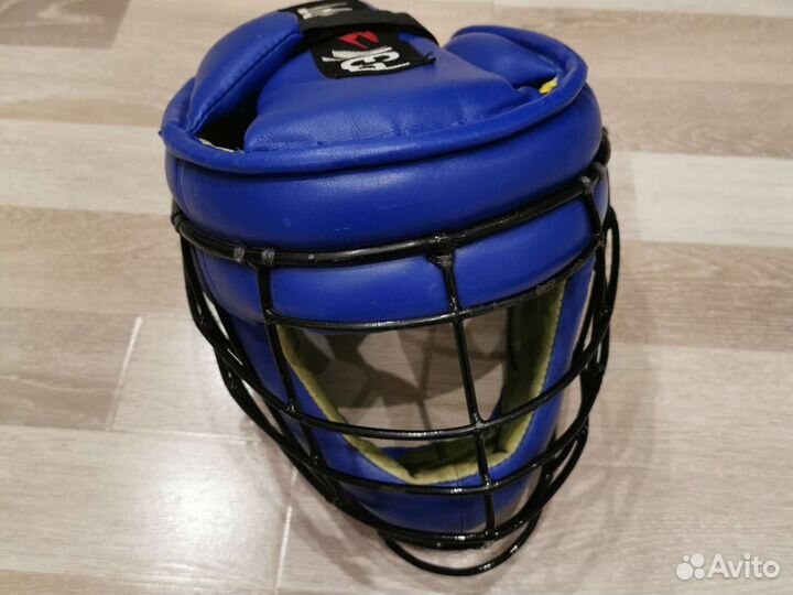 Шлем для единоборств