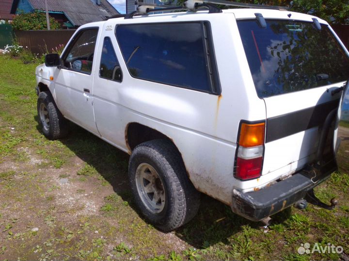 Nissan Terrano 2.4 МТ, 1990, 500 000 км