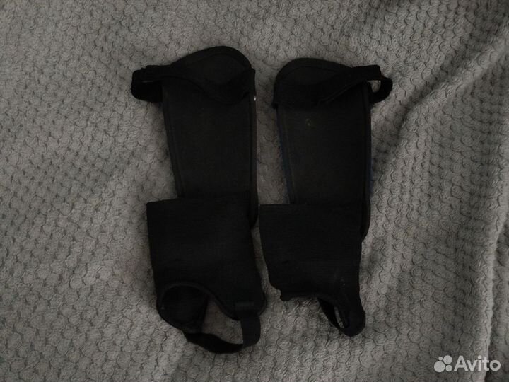 Футбольные щитки