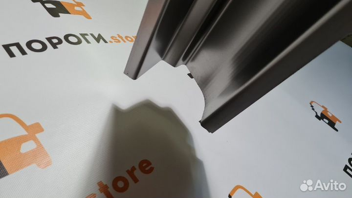 Кузовной порог правый Toyota Land Cruiser 100