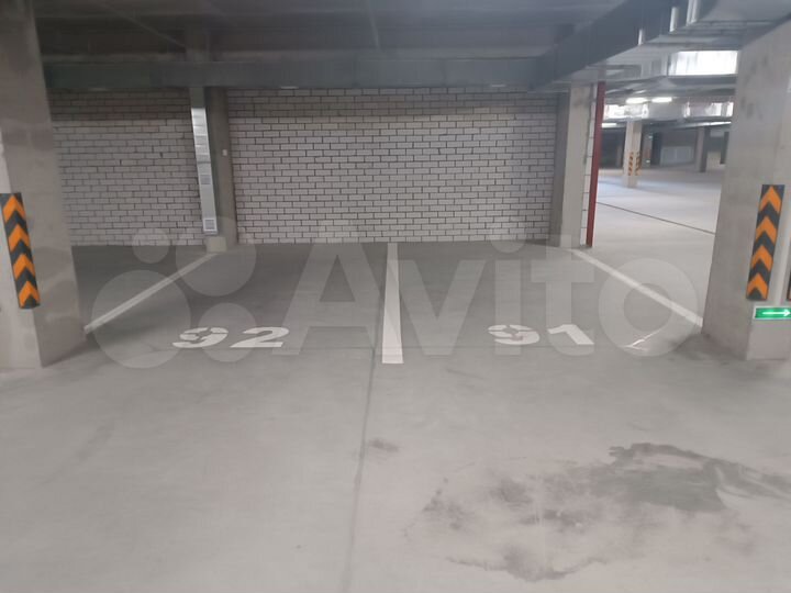 Машиноместо, 14 м²