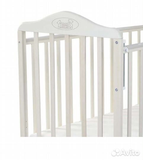 Детская кроватка с маятником